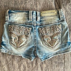 New rock revival shorts! Size 25! Very new condition just worn one time!